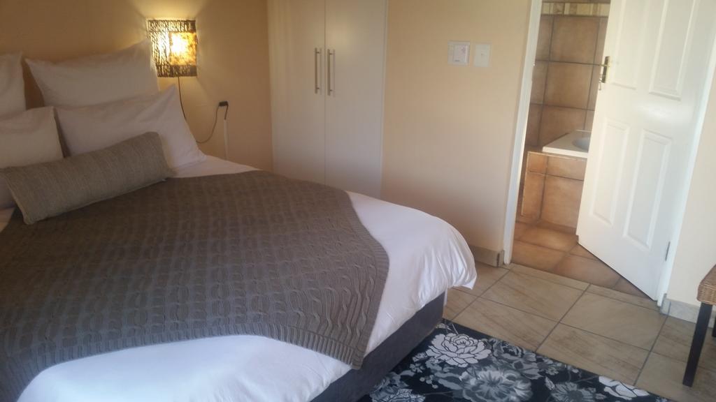 African Phoenix Guest Lodge Johannesburg Exterior foto