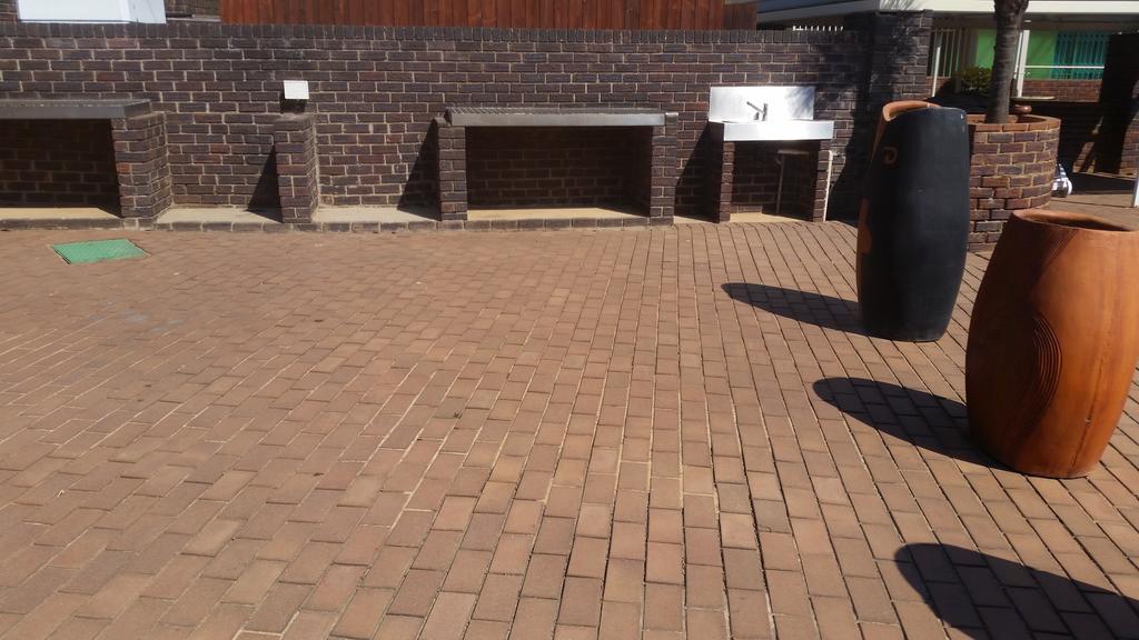 African Phoenix Guest Lodge Johannesburg Exterior foto