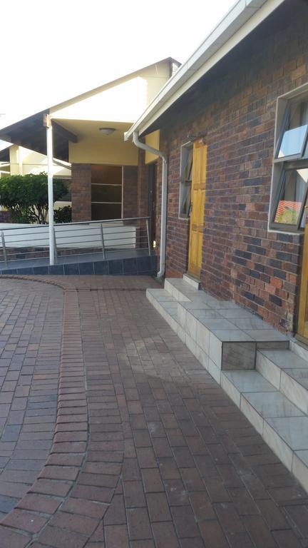 African Phoenix Guest Lodge Johannesburg Exterior foto