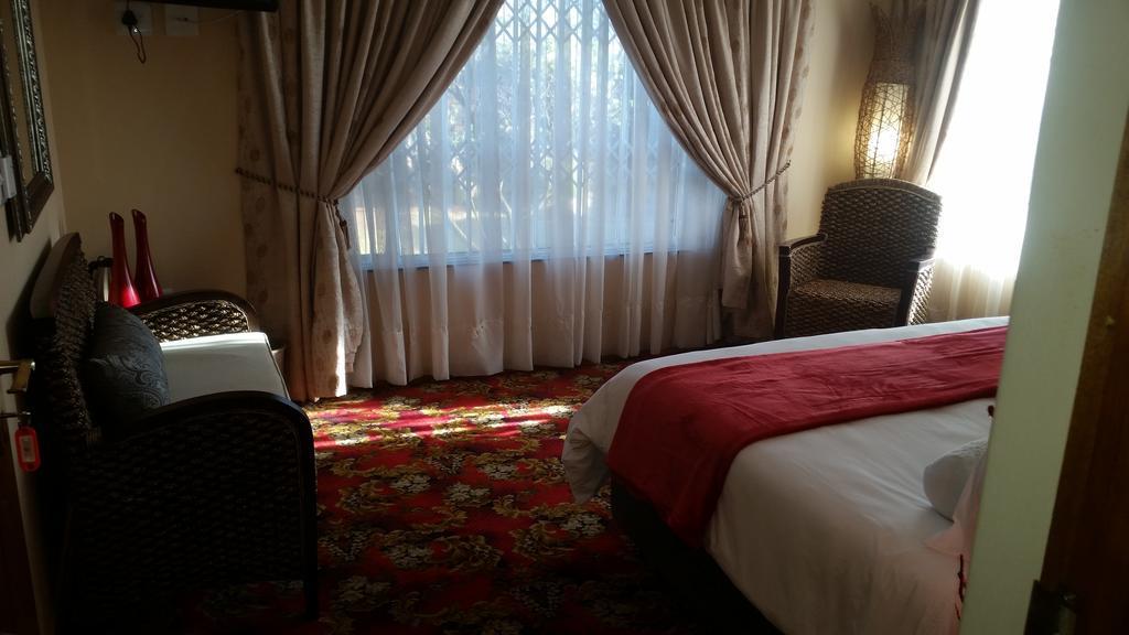 African Phoenix Guest Lodge Johannesburg Exterior foto